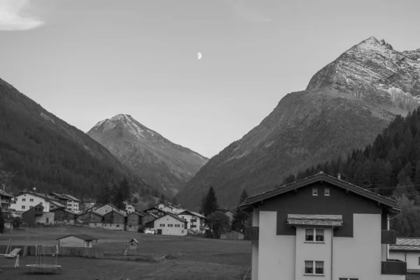 Turistika Švýcarských Horách — Stock fotografie