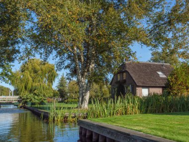 Hollanda 'daki Giethoorn' un küçük bir köyü.