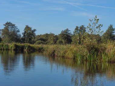 Hollanda 'daki Giethoorn' un küçük bir köyü.