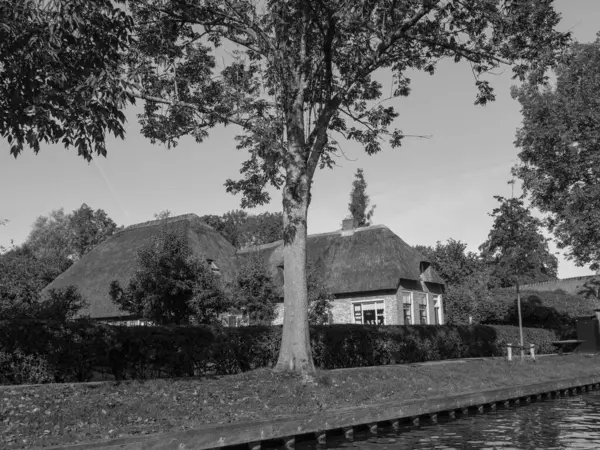 Malá Vesnice Giethoorn Nizozemsku — Stock fotografie