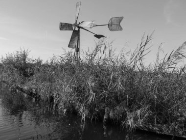 Hollanda 'daki Giethoorn' un küçük bir köyü.