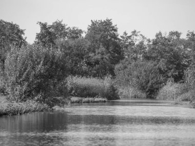 Hollanda 'daki Giethoorn' un küçük bir köyü.