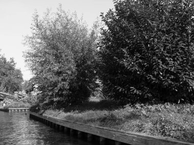 Hollanda 'daki Giethoorn' un küçük bir köyü.