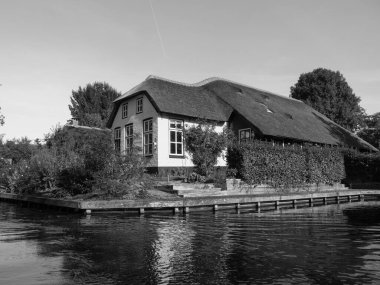 Hollanda 'daki Giethoorn' un küçük bir köyü.