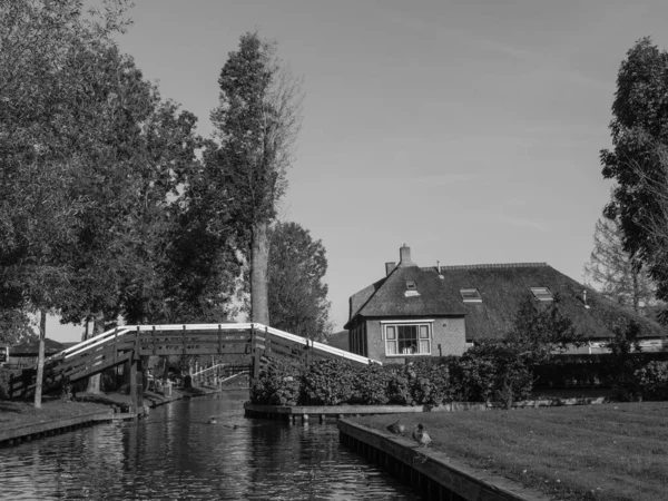 Μικρό Χωριό Giethoorn Στην Ολλανδία — Φωτογραφία Αρχείου