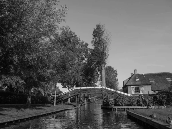 Malá Vesnice Giethoorn Nizozemsku — Stock fotografie