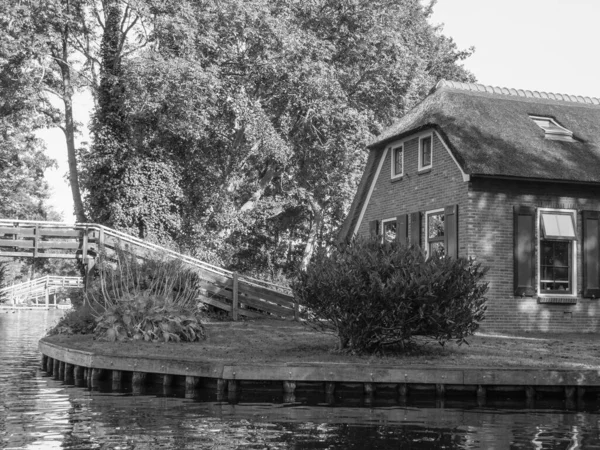 Μικρό Χωριό Giethoorn Στην Ολλανδία — Φωτογραφία Αρχείου