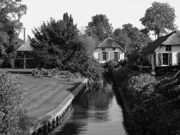 オランダのギートホーンという小さな村 — ストック写真