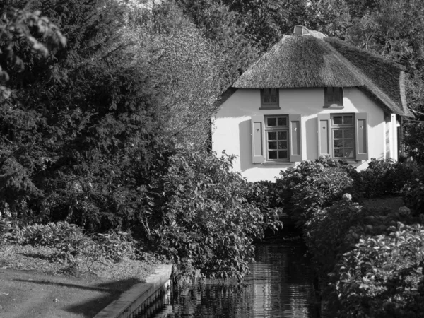 Malá Vesnice Giethoorn Nizozemsku — Stock fotografie