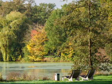 Almanya 'da Sonbahar Nehirinde Aa