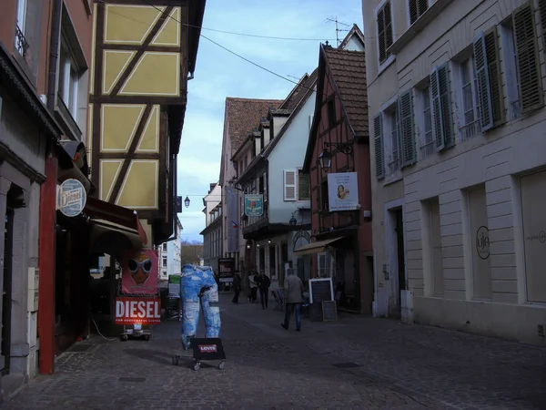 Colmar Francie Března 2019 Lidé Procházející Nákupní Ulici Starém Městě — Stock fotografie