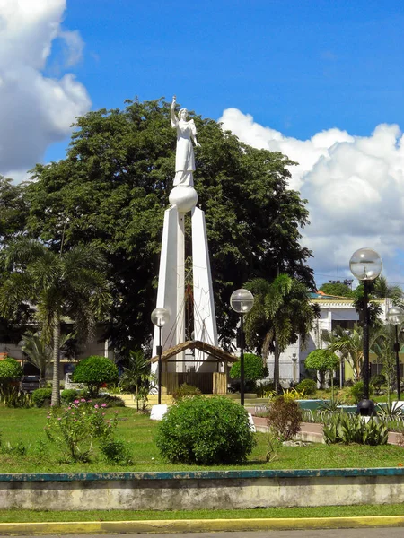 Beeldhouwkunst Een Groen Park Leyte Filippijnen Januari 2012 — Stockfoto