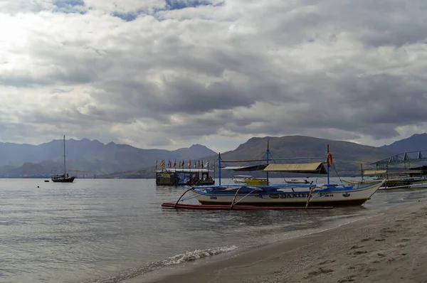 2011年12月6日菲律宾Olongaipo海岸的海底海滩 — 图库照片