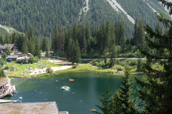 Arosa Suíça Agosto 2021 Vista Lago Cenário Alpino Com Árvores — Fotografia de Stock