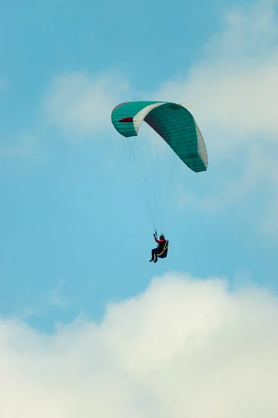 Appenzell Schweiz Juni 2021 Fallskärm Glider Den Blå Himlen Över — Stockfoto