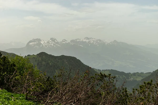Sareis Liechtenstein Juni 2021 Bewolkte Lucht Bergen Met Een Fantastisch — Stockfoto