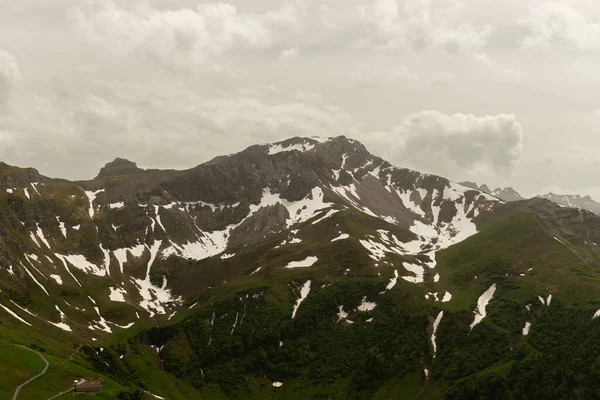 Sareis Liechtenstein Juni 2021 Bergpanorama Een Bewolkte Dag — Stockfoto