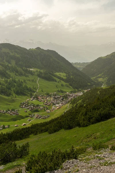 Sareis Liechtenstein Juni 2021 Mooi Uitzicht Alpen Met Wolken Lucht — Stockfoto