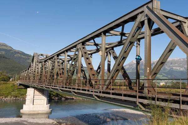 Schaan Liechtenstein September 2021 Tågbro Som Förbinder Båda Sidor Floden — Stockfoto