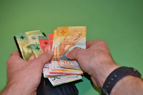 Vaduz Liechtenstein November 2021 Een Paar Biljetten Zwitserse Valuta Uit — Stockfoto