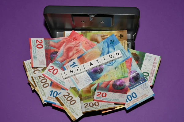 Vaduz Liechtenstein 2021 November Számlák Svájci Pénznemben Megtakarító Dobozban Infláció — Stock Fotó