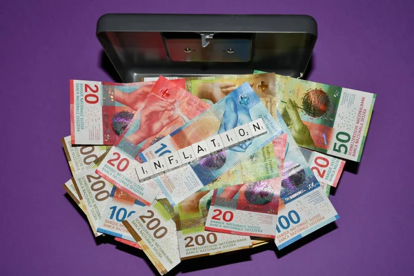 Vaduz Liechtenstein 2021 November Számlák Svájci Pénznemben Megtakarító Dobozban Infláció — Stock Fotó