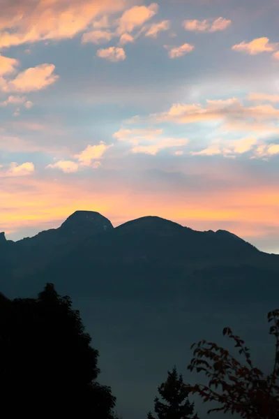 Vaduz Liechtenstein Outubro 2021 Céu Colorido Noite Sobre Alpes — Fotografia de Stock