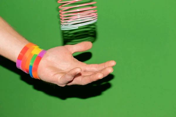 Vaduz Liechtenstein December 2021 Having Fun Rainbow Colored Slinky — Fotografia de Stock
