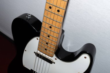 Vaduz, Lihtenştayn, 13 Ocak 2022 Meksika Telecaster elektro gitarı siyah beyaz