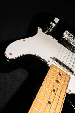 Vaduz, Lihtenştayn, 13 Ocak 2022 Meksika Telecaster elektro gitarı siyah beyaz