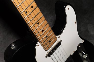 Vaduz, Lihtenştayn, 13 Ocak 2022 Meksika Telecaster elektro gitarı siyah beyaz