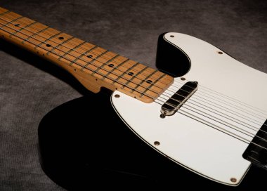 Vaduz, Lihtenştayn, 13 Ocak 2022 Meksika Telecaster elektro gitarı siyah beyaz