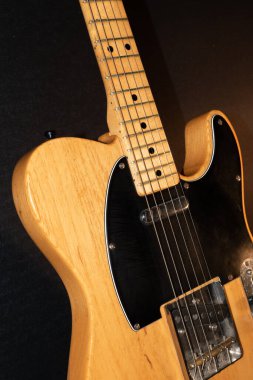 Vaduz, Lihtenştayn, 14 Ocak 2022 ABD yapımı doğal bir Telecaster elektro gitar çekimi.