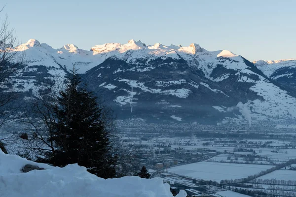 Planken Lihtenştayn Ocak 2022 Sviçre Dağı Manzarası Kışın Erken Saatlerinde — Stok fotoğraf