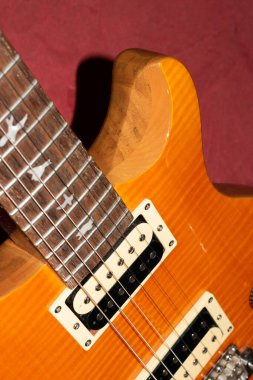 Vaduz, Lihtenştayn, 27 Ocak 2022 PRS SE Santana elektro gitar.