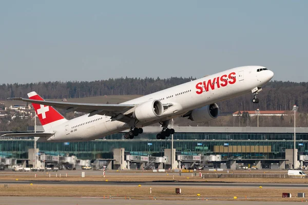 Цюрих Швейцарія Лютого 2022 Року Boeing 777 300Er Swiss International — стокове фото