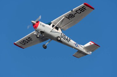 Saint Gallen, Altenrhein, İsviçre, 9 Şubat 2022 Cessna 28. pistten kalkan 150 uçak
