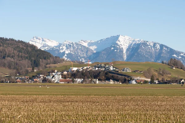 2022年2月13日スイスのワンゲン ラーヘン晴れた日の山のパノラマ — ストック写真