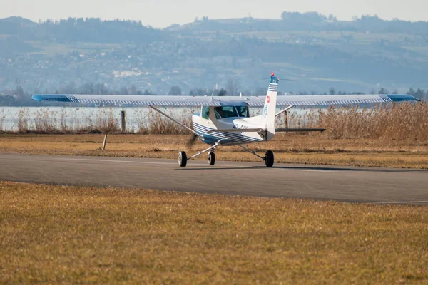 Wangen Lachen Szwajcaria Lutego 2022 Cessna F152 Samolot Śmigła Kołowania — Zdjęcie stockowe