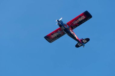 Saint Gallen, Altenrhein, İsviçre, 12 Şubat 2022 Amerikan Şampiyonu Süper Dekatlon pervane uçağı kalkıştan hemen sonra