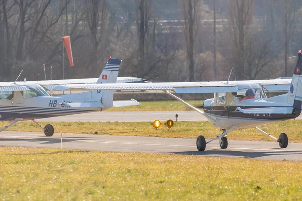 Saint Gallen Altenrhein Zwitserland Februari 2022 Cessna 152 Propellervliegtuig Taxibaan — Stockfoto
