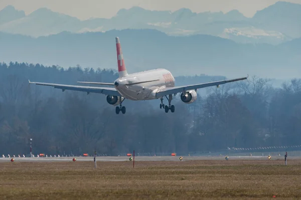 Zurich Швейцарія Лютого 2022 Swiss International Airlines Airbus A320 214 — стокове фото