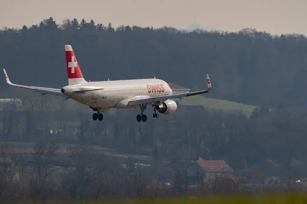 Цюрих Швейцария Февраля 2022 Года Самолет Airbus A320 214 Swiss — стоковое фото