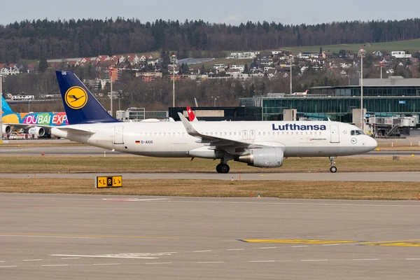 Zürich Schweiz Februari 2022 Lufthansa Airbus A320 214 Flygplan Taxar — Stockfoto