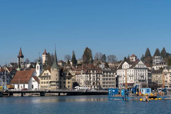 2022年3月10日 瑞士卢塞恩 以城市为背景 阳光灿烂的卢塞恩湖景 — 图库照片