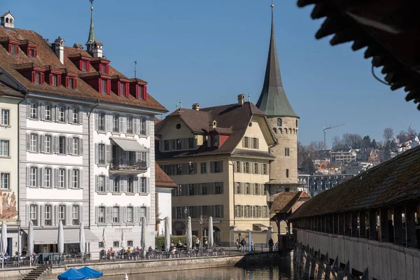 Lucerne Schweiz Mars 2022 Vacker Strandpromenad Med Historiska Byggnader Vid — Stockfoto