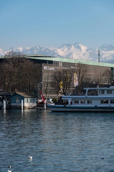 Lucerna Svizzera Marzo 2022 Piccola Nave Sul Lago Una Giornata — Foto Stock