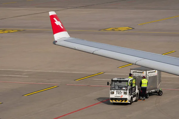 Curych Švýcarsko Března 2022 Křídlo Švýcarským Křížem Letounu Airbus A340 — Stock fotografie