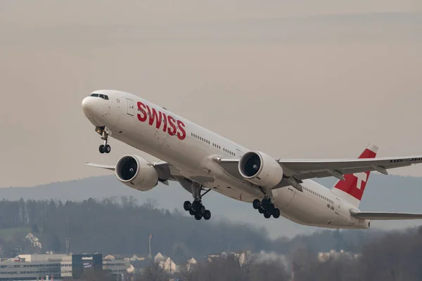 Цюрих Швейцарія Березня 2022 Року Boeing 777 300Er Swiss International — стокове фото