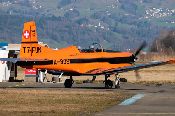 Wangen Lachen Suíça Fevereiro 2022 Pilatus Propeller Plane Taxiing Its — Fotografia de Stock